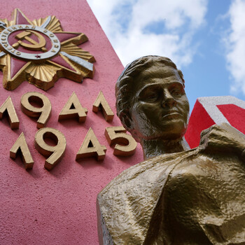 Московские строители восстановили военный памятник в селе Доля под Донецком